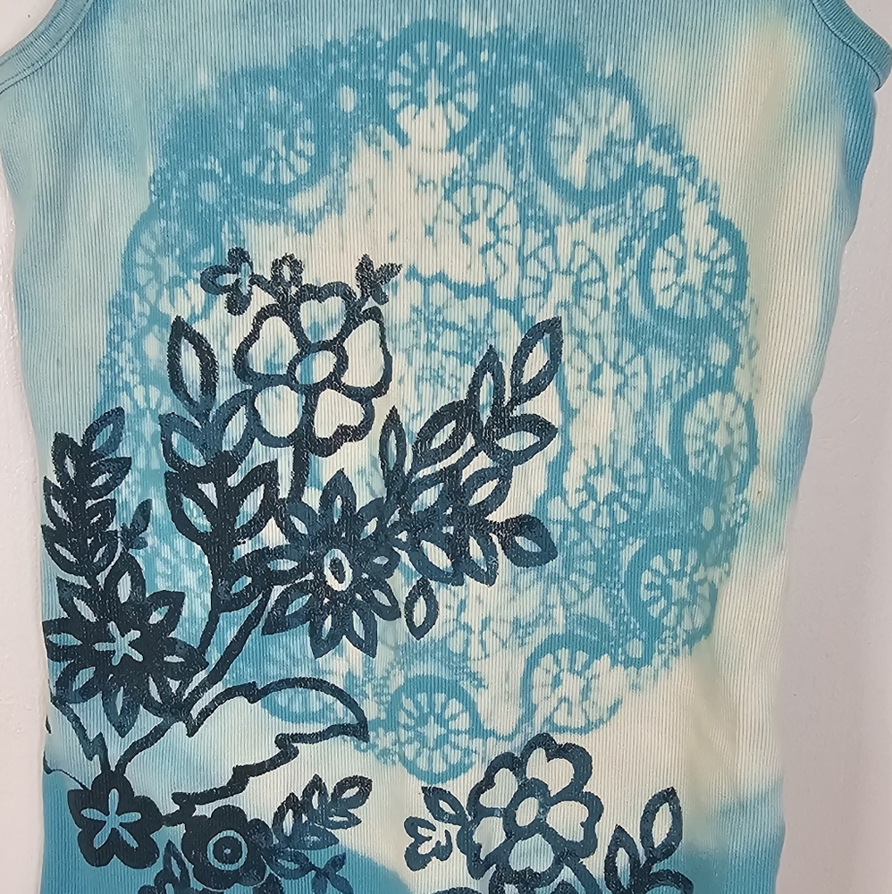 Tie-Dye Floral Tank Top - Picture 10 of 11